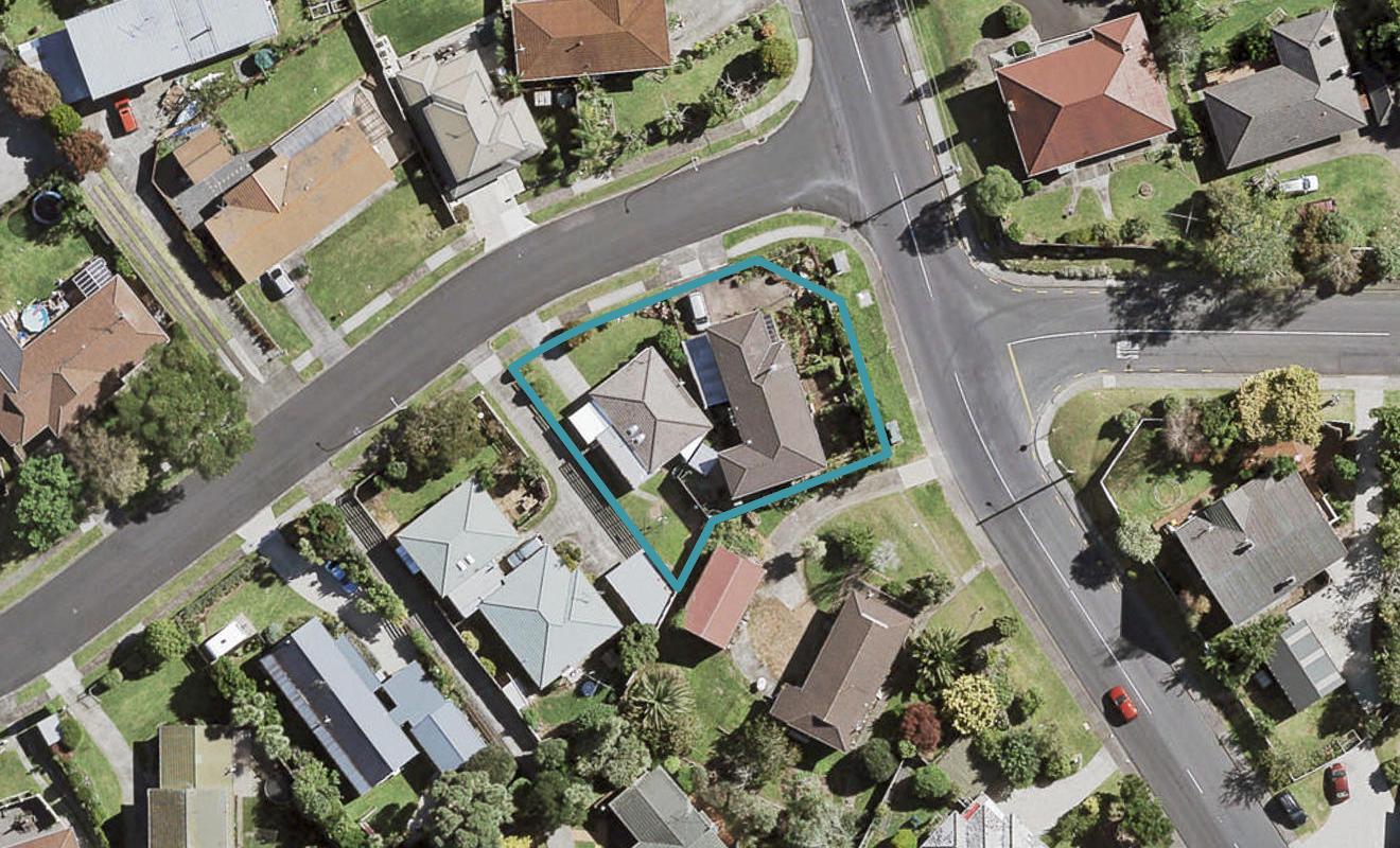 2/2 Gaylands Place, Opaheke, Papakura - Carousel 1