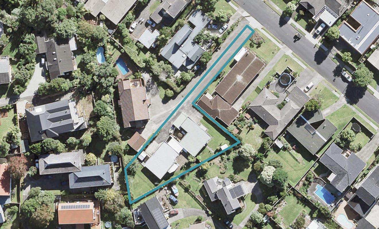 2/12 King Richard Place, Browns Bay, Auckland - Carousel 1