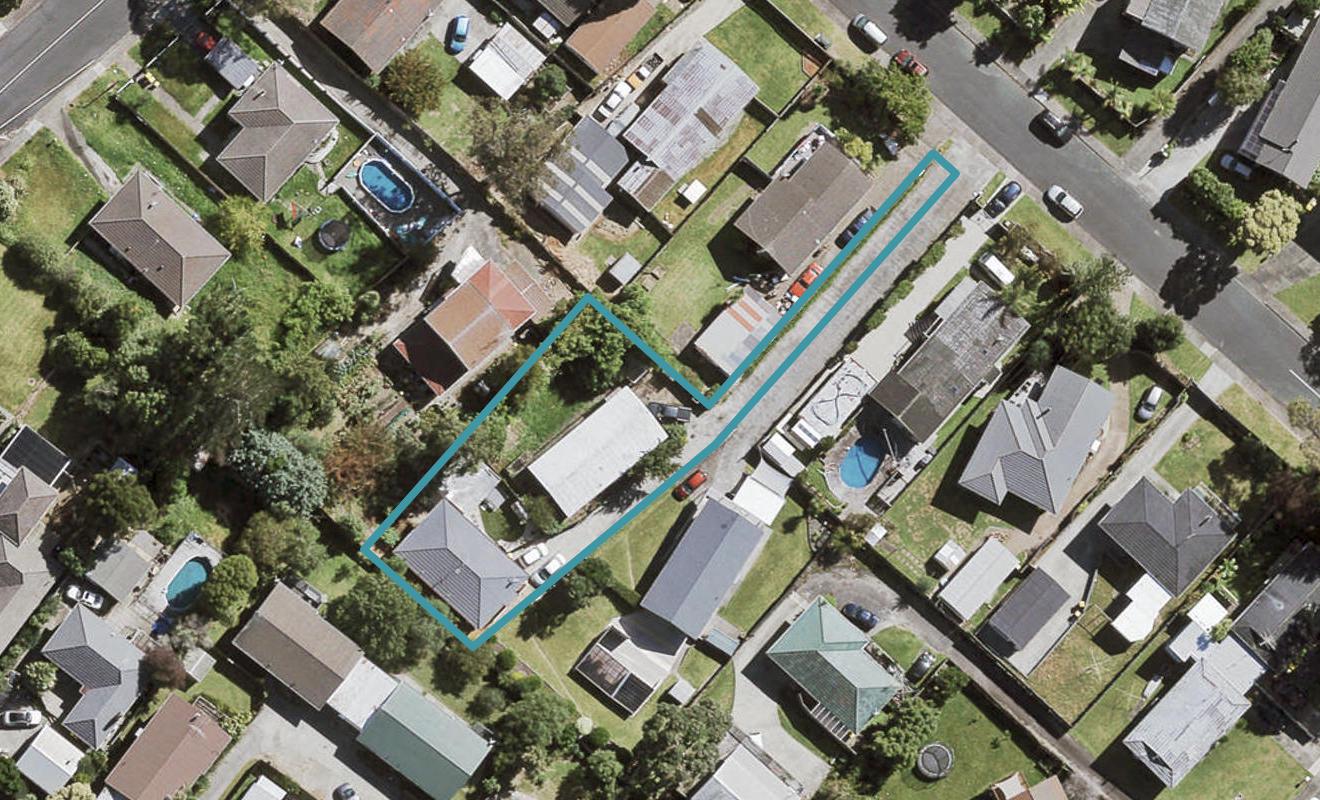1/8 Longreach Drive, Sunnyvale, Auckland - Carousel 1