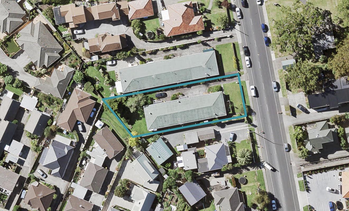 2/63 Cook Street, Howick, Auckland - Carousel 1