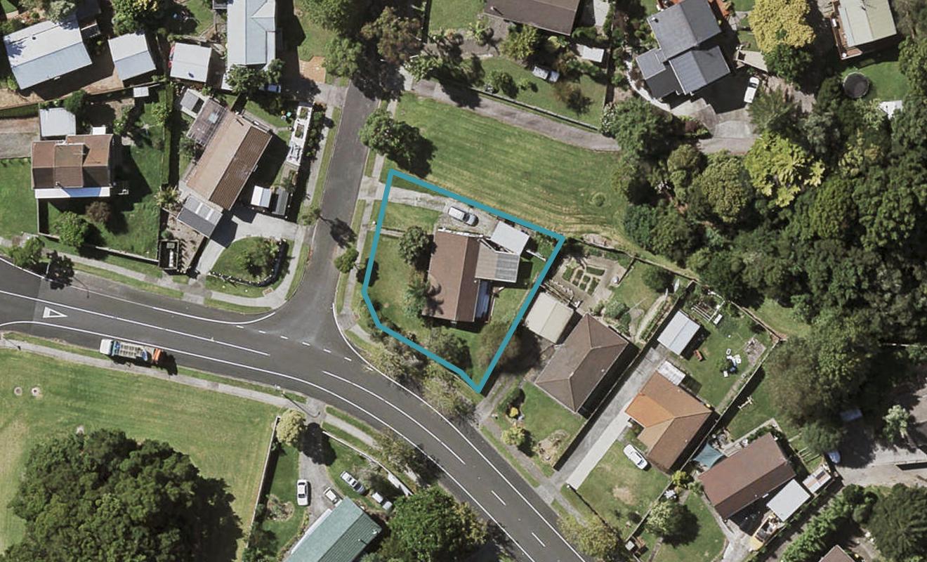 1 Palmetto Place, Goodwood Heights, Auckland - Carousel 1