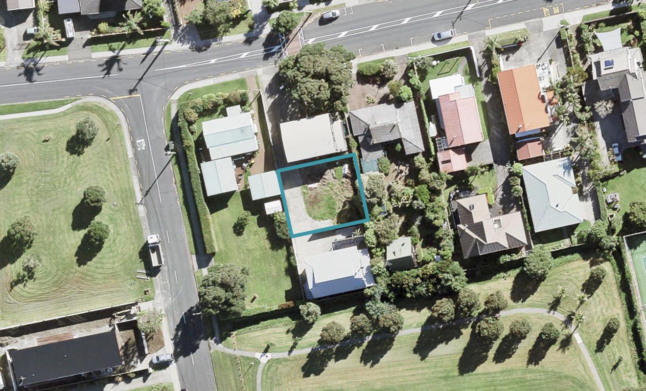 96B Bay Street , Red Beach, Auckland - Carousel 1