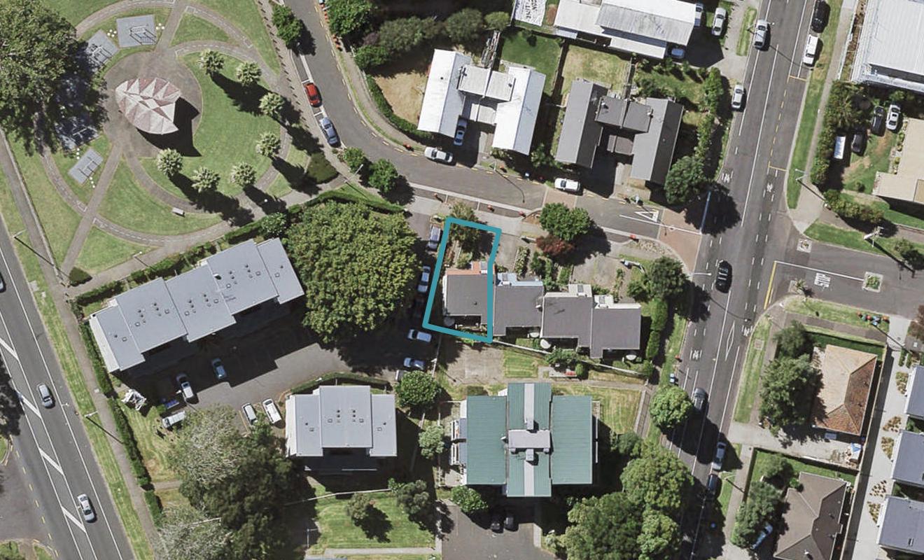 51 Tippett Street, Point England, Auckland - Carousel 1