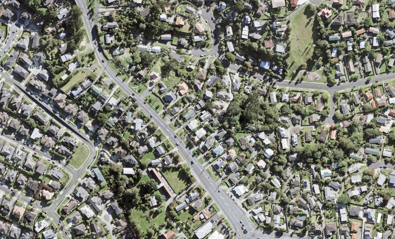 2/895 East Coast Road, Northcross, Auckland - Carousel 1