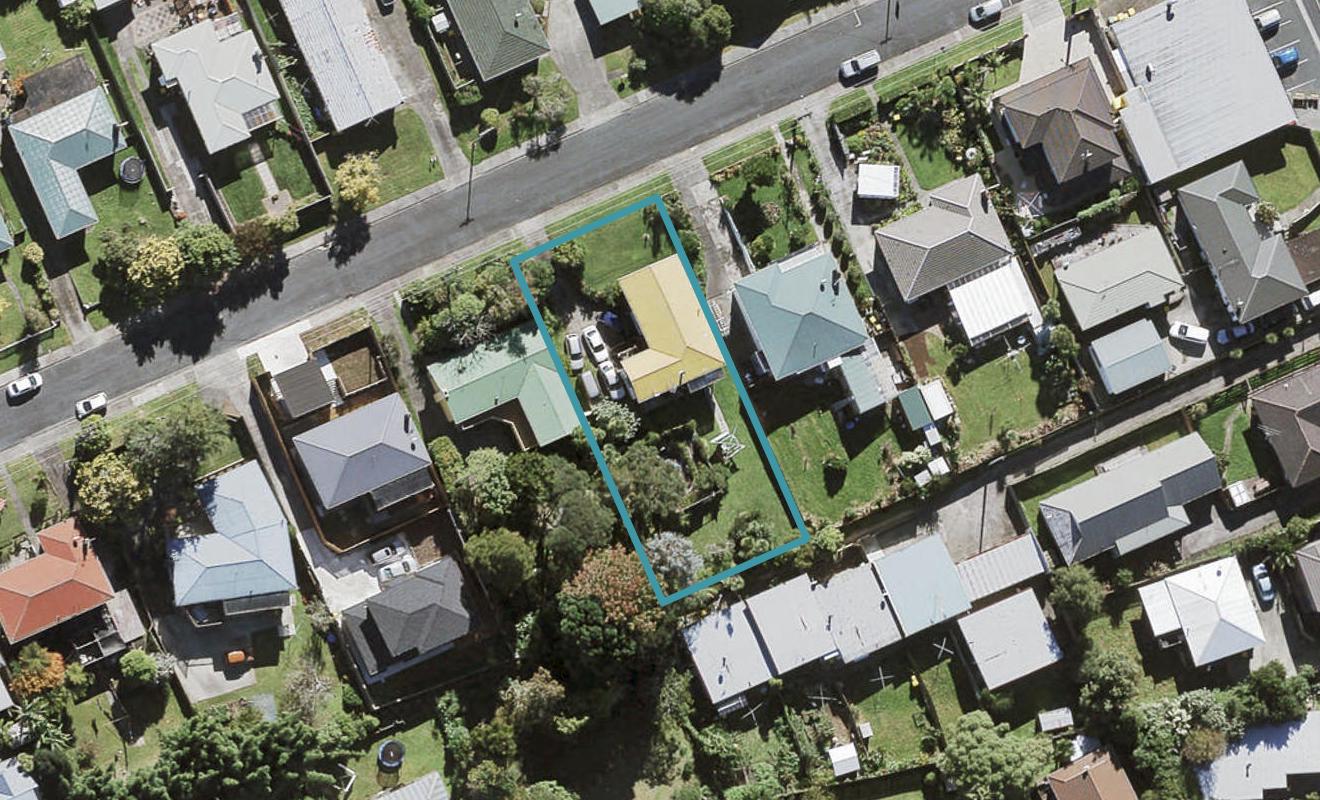 6 Sylvan Crescent, Te Atatu South, Auckland - Carousel 1