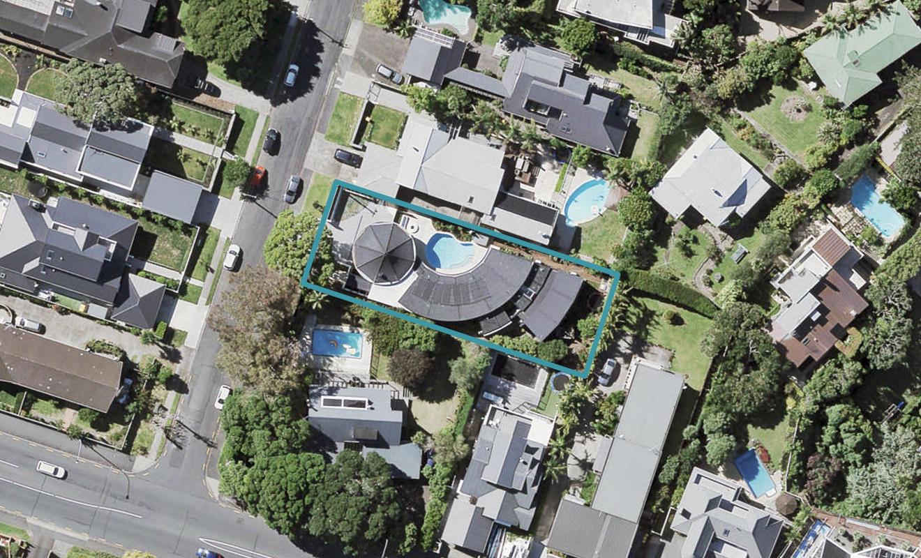 1 Tiri Road, Takapuna, Auckland - Carousel 1