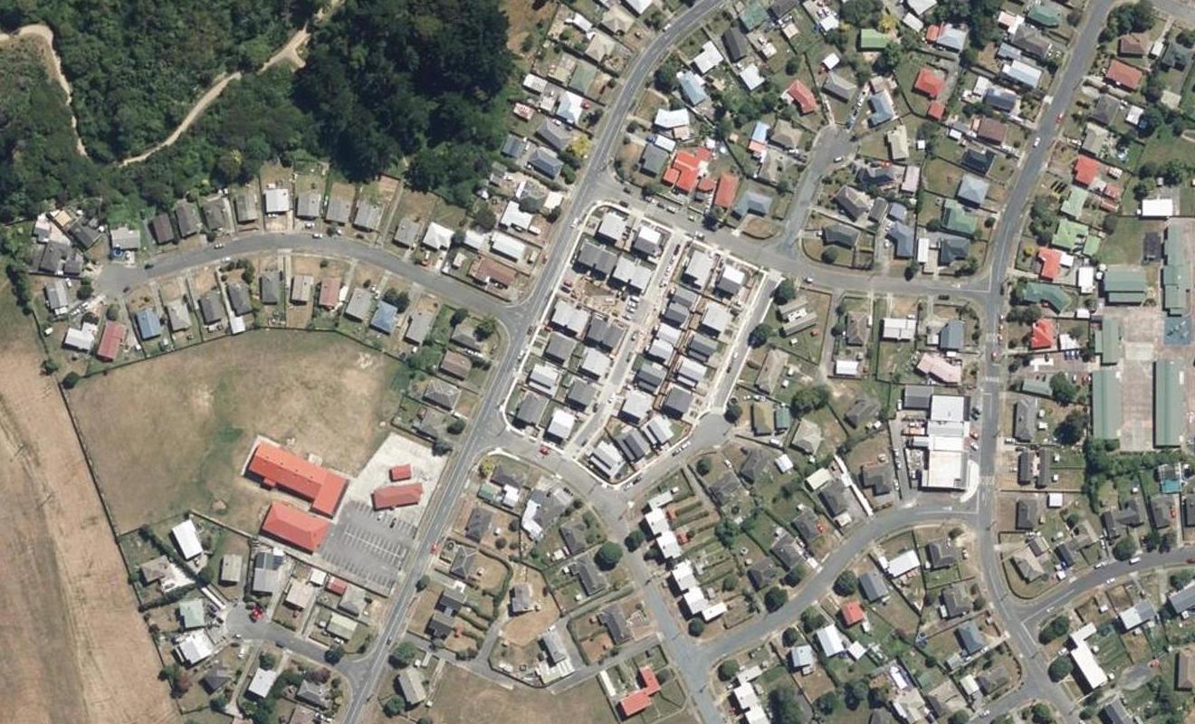 8 Perema Leasi Lane, Cannons Creek, Porirua - Carousel 1