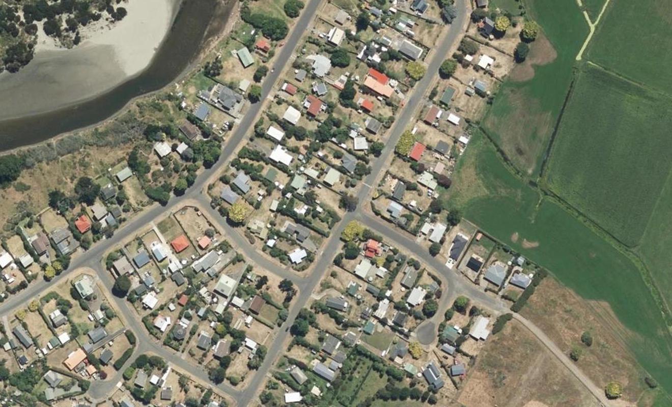 23 Sarah Street, Waikawa Beach, Manakau - Carousel 1