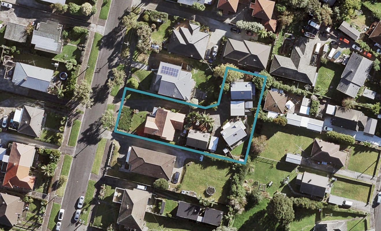 1/16 Hadfield Avenue, Waterview, Auckland - Carousel 1