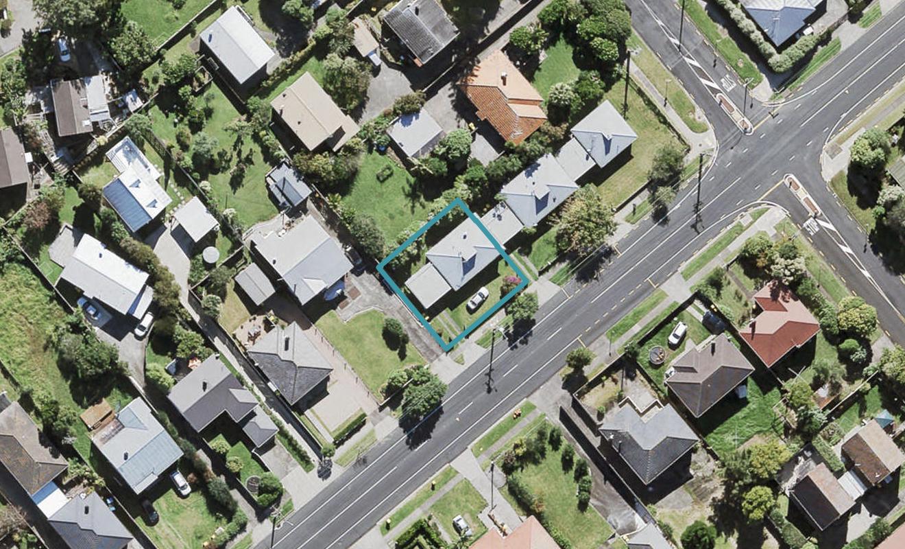 39C Hutchinson Avenue, New Lynn, Auckland - Carousel 1