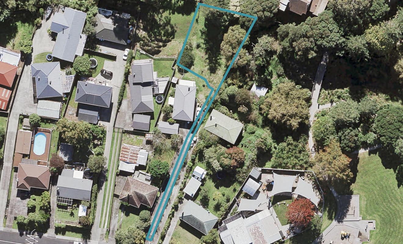 16A La Rosa Street, Green Bay, Auckland - Carousel 1