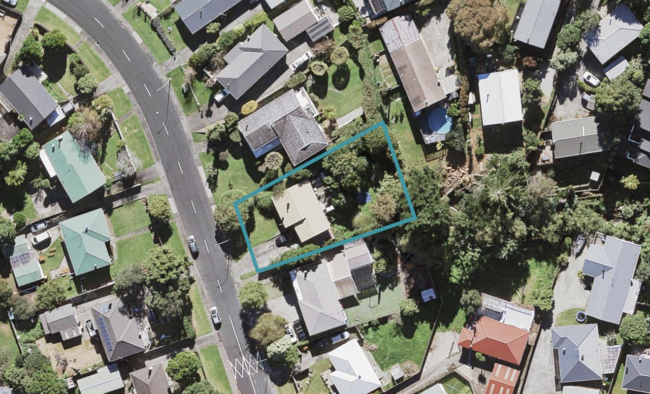 40 La Rosa Street, Green Bay, Auckland - Carousel 1