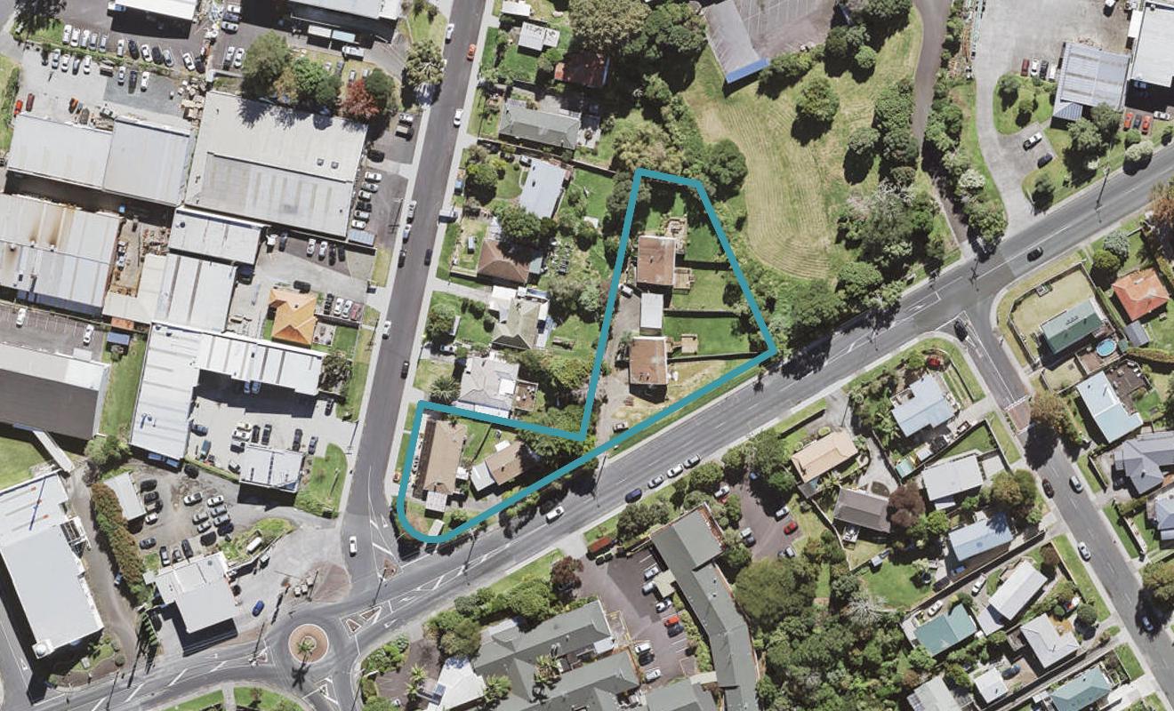 2/1 Kahika Road, Birkdale, Auckland - Carousel 1