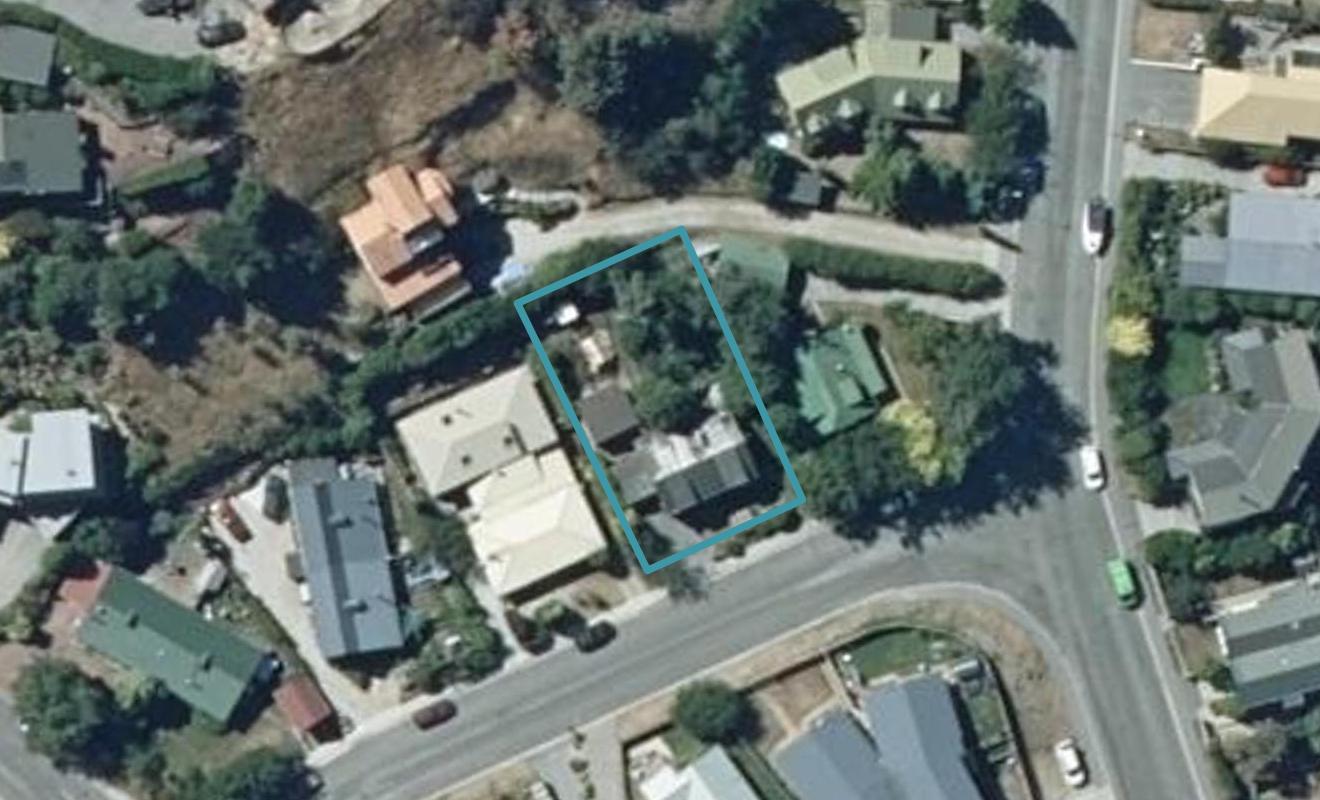 1 Watts Road, Fernhill, Queenstown - Carousel 1