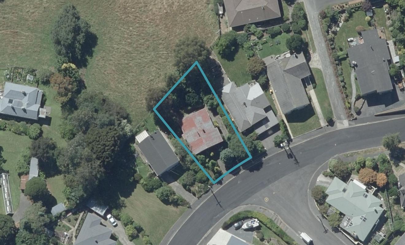 25 Charters Street, Glenross, Dunedin - Carousel 1