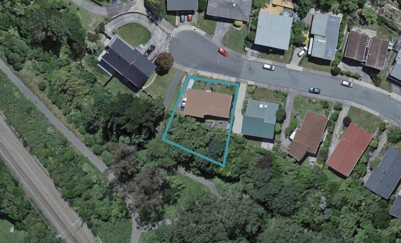 17 Zande Terrace, Tawa, Wellington - Carousel 1