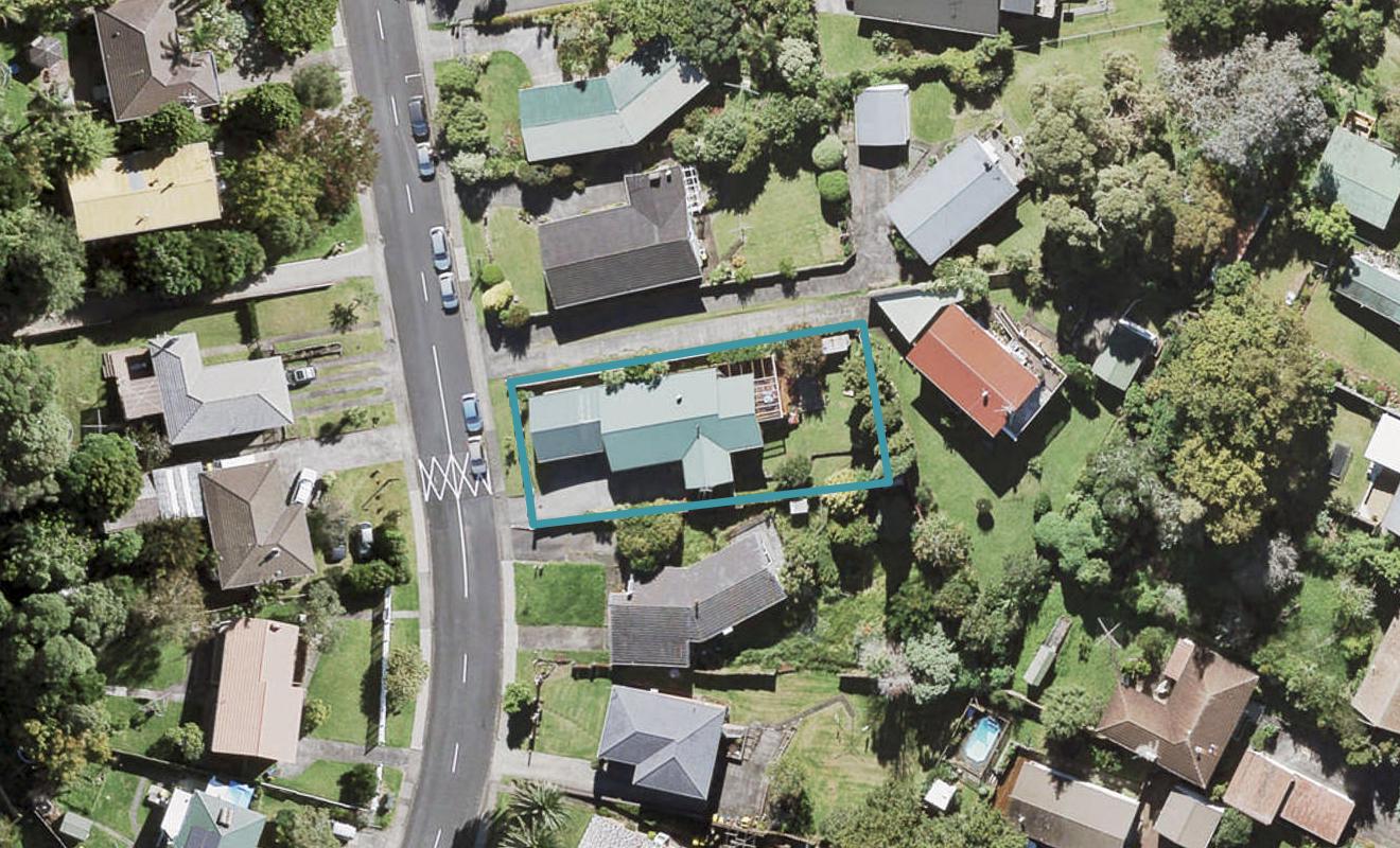 21 Hilling Street, Titirangi, Auckland - Carousel 1