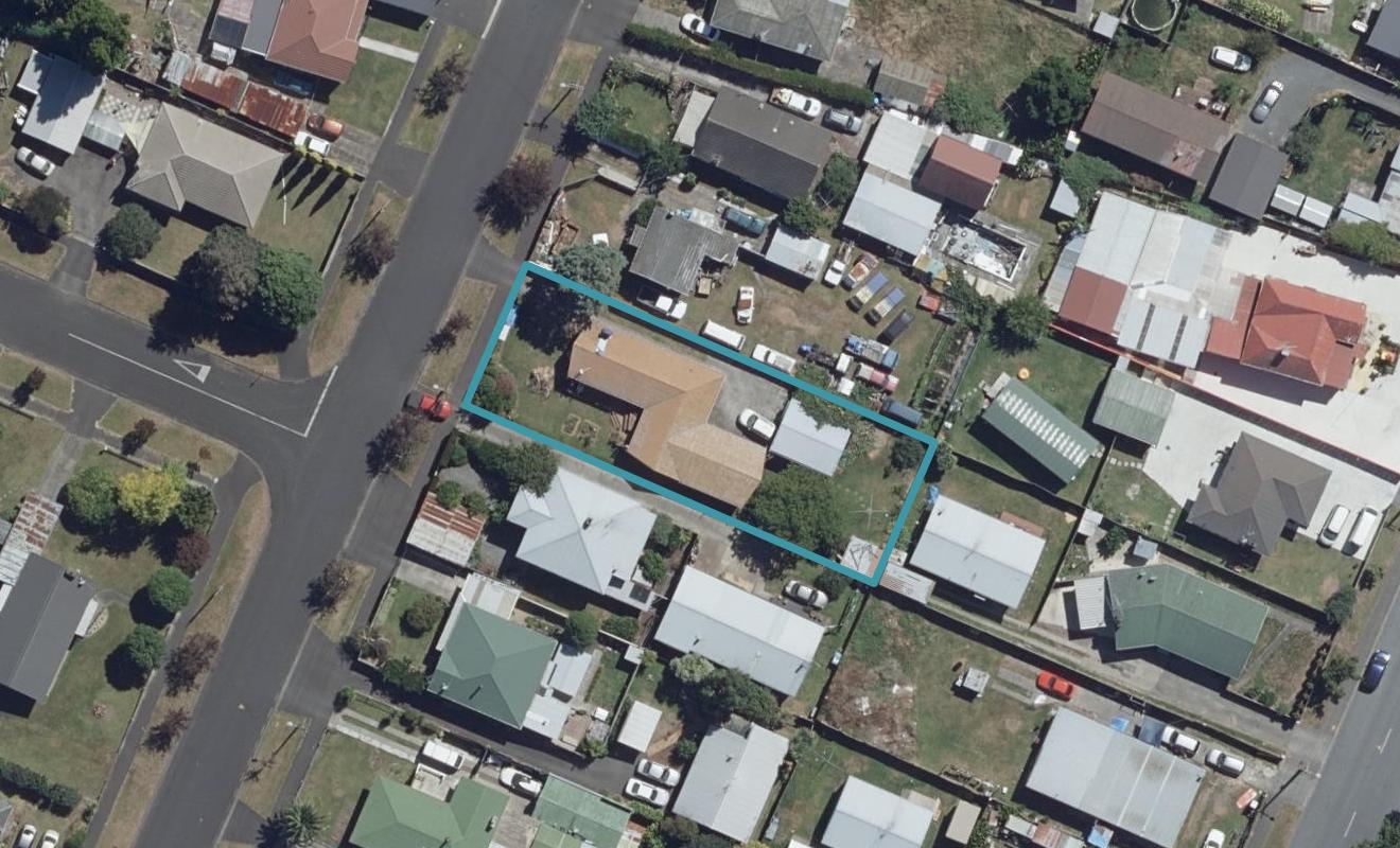 35 Irvine Street, Frankton, Hamilton - Carousel 1