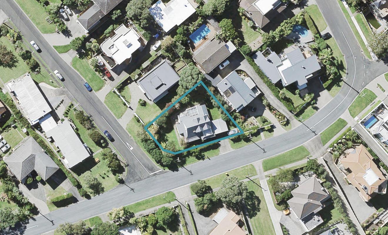 10 Brighton Terrace, Murrays Bay, Auckland - Carousel 1