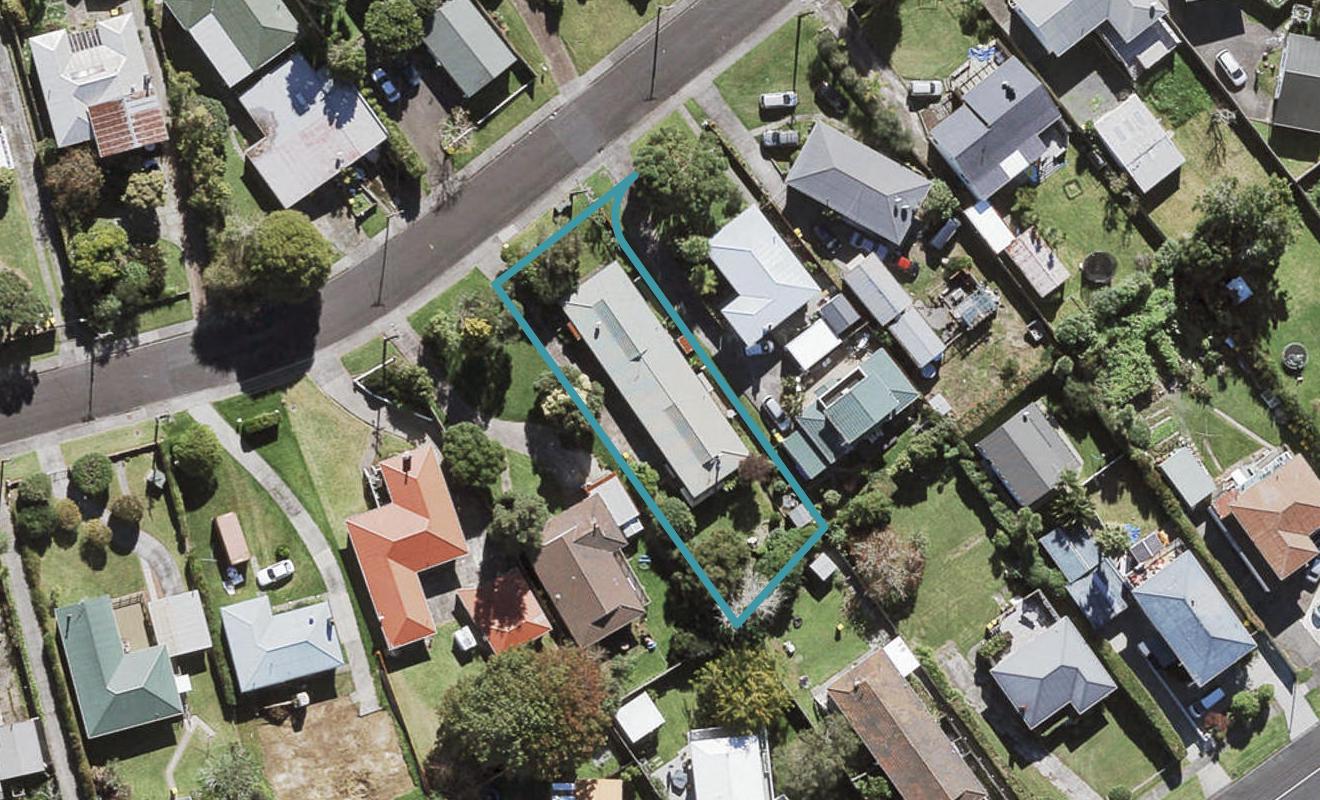 2/35A Coniston Avenue, Te Atatu South, Auckland - Carousel 1