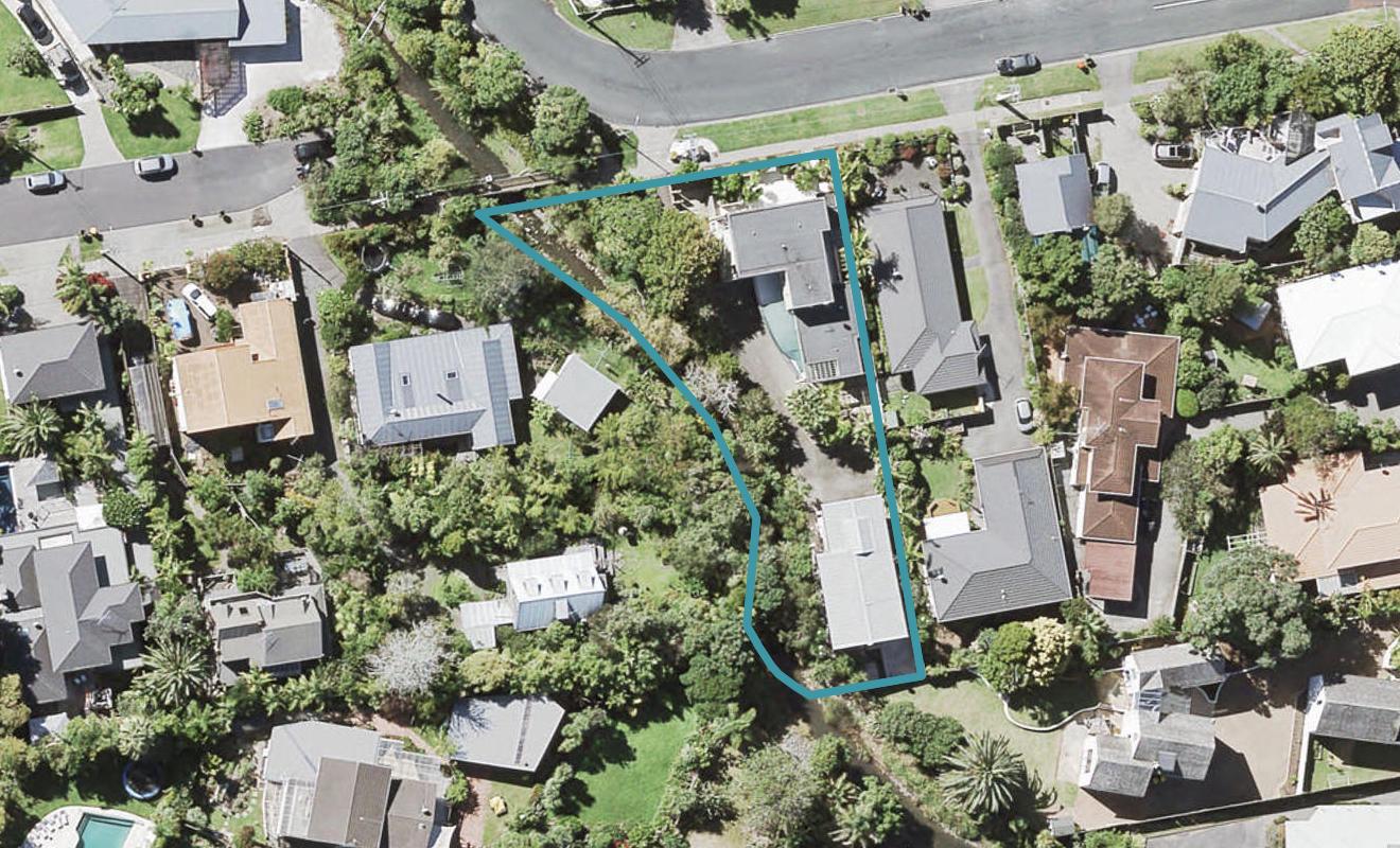 2/4 Westbourne Road, Murrays Bay, Auckland - Carousel 1