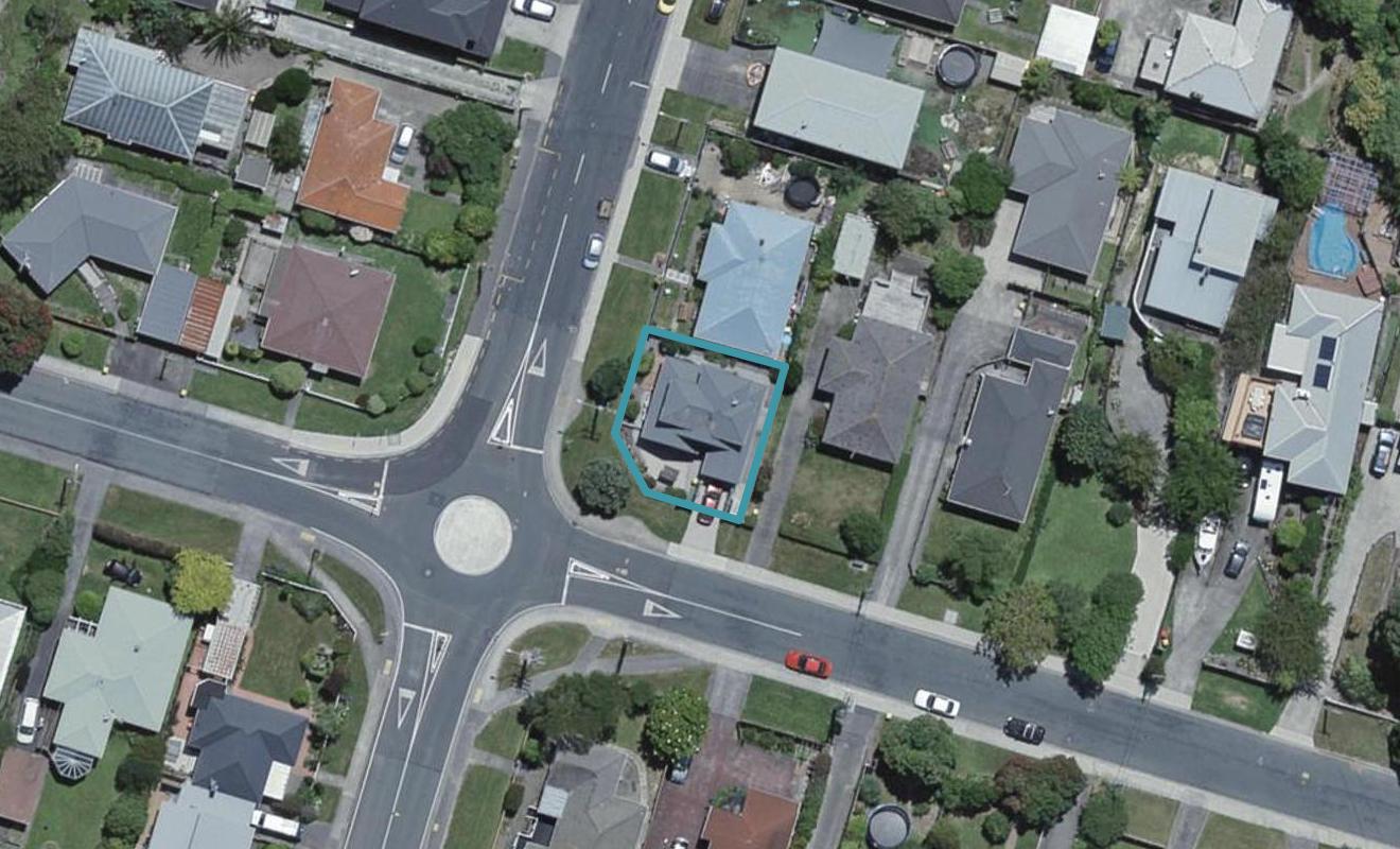 15A McLellan Street, Tawa, Wellington - Carousel 1