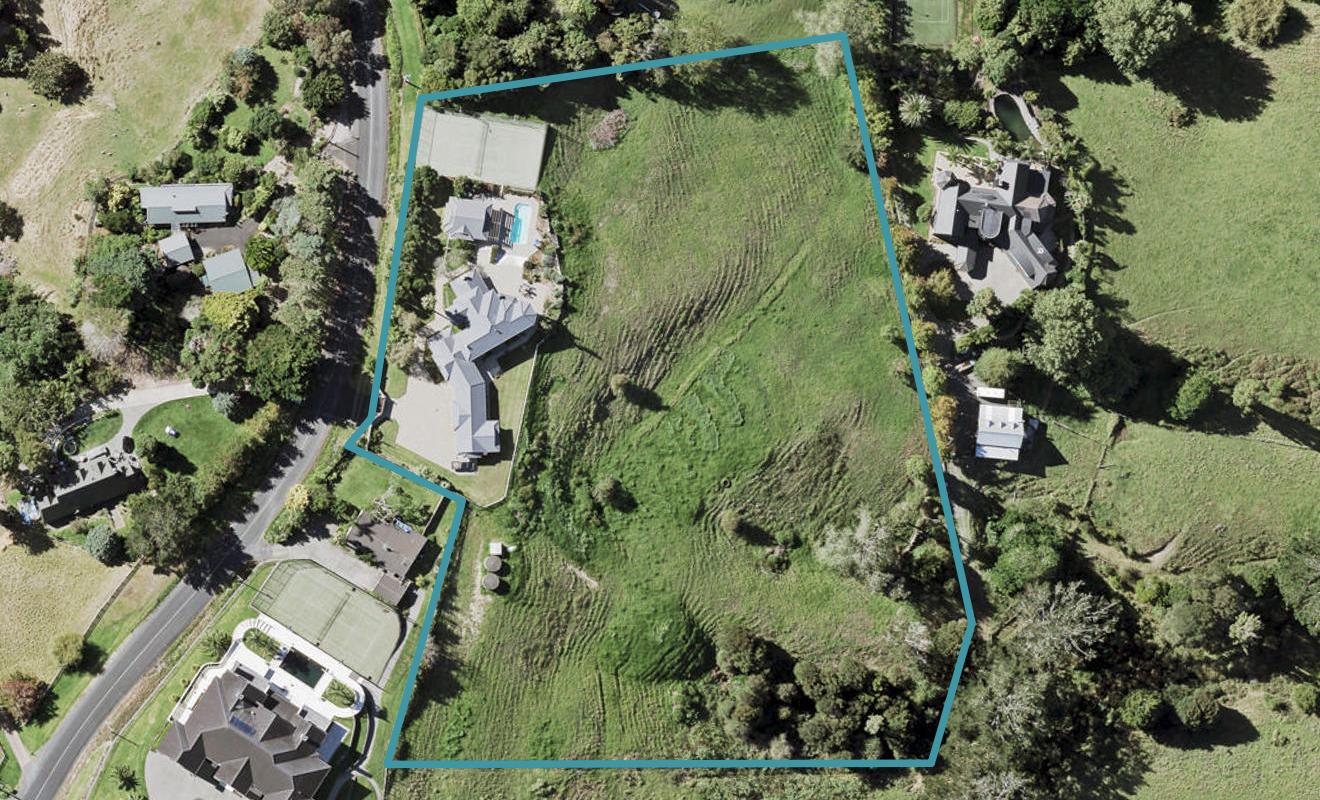 211 Broomfields Road, Howick - Carousel 1