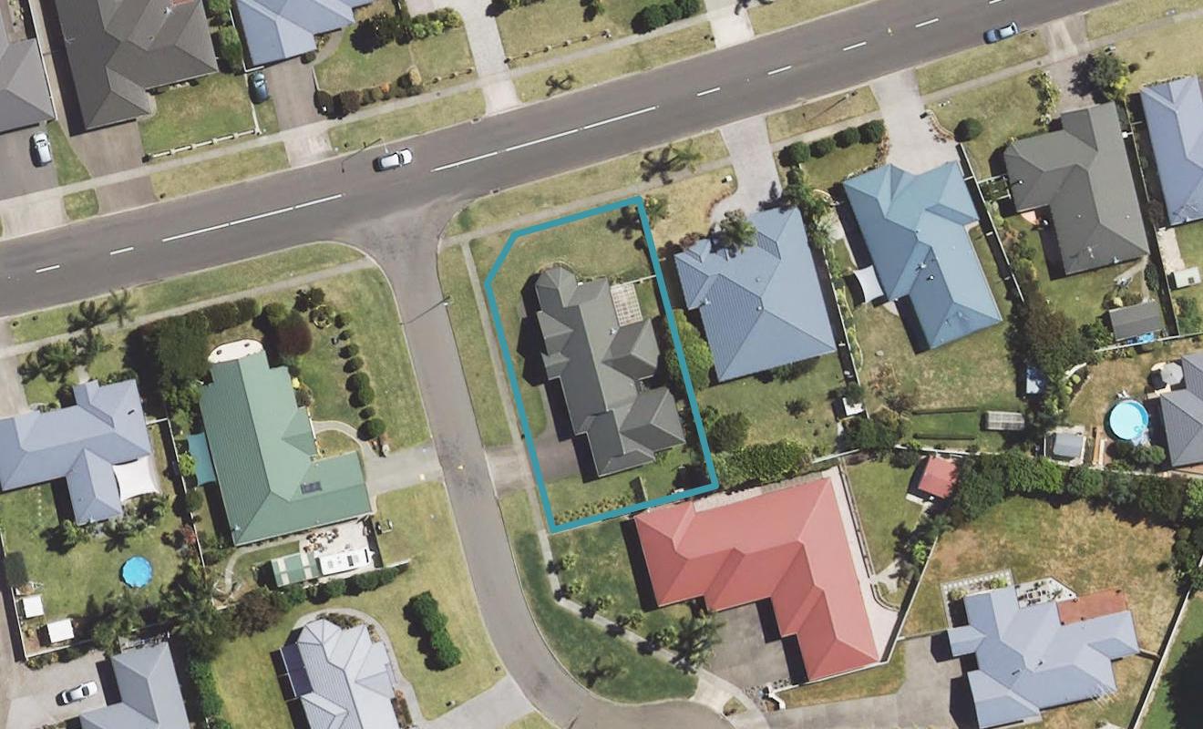 2 Claire Place, Lytton West, Gisborne - Carousel 1
