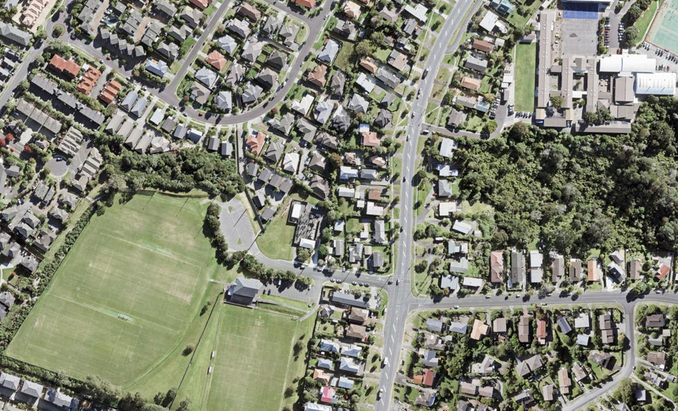 858E East Coast Road, Northcross, Auckland - Carousel 1