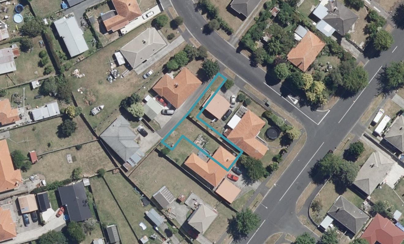 1/3 Paul Crescent, Fairfield, Hamilton - Carousel 1