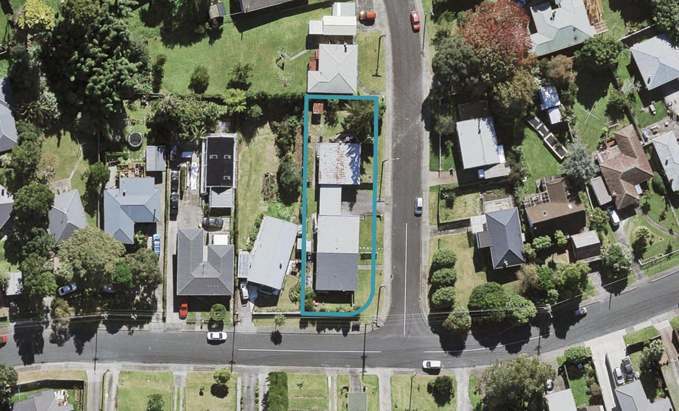 3/2 Pomelo Road, Te Atatu South, Auckland - Carousel 1