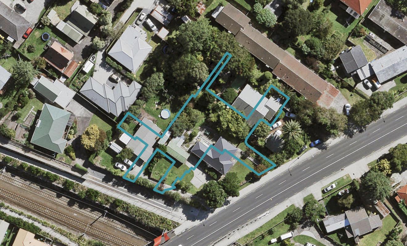 18 Red Arches Road, Henderson, Auckland - Carousel 1