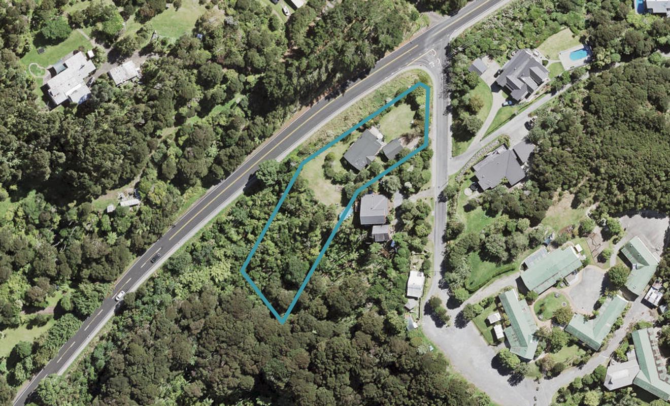 1 Helios Place, Titirangi, Auckland - Carousel 1