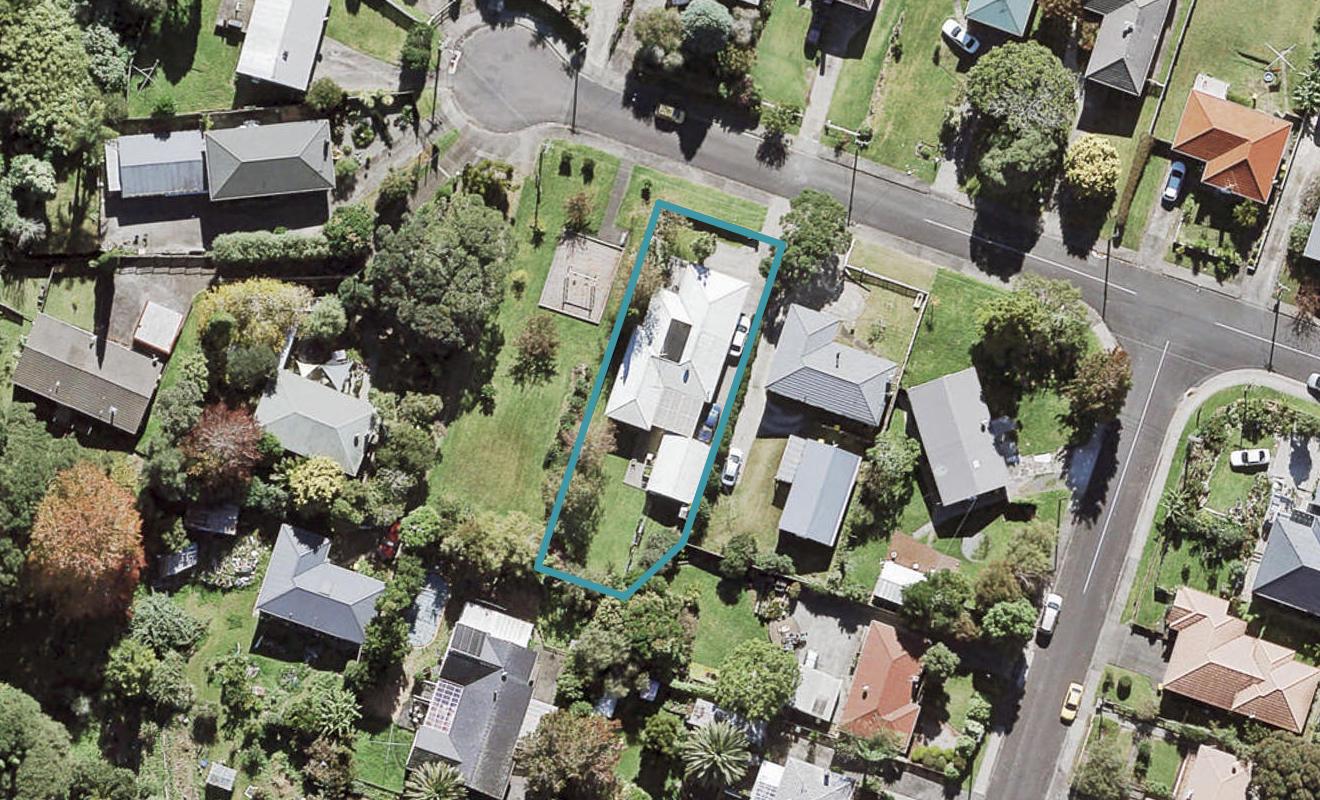 12 Hinau Street, New Lynn, Auckland - Carousel 1