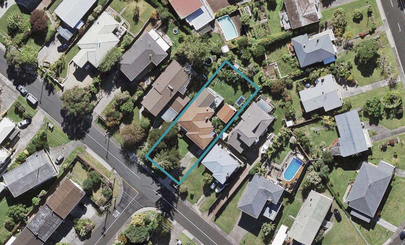 30 Jaemont Avenue, Te Atatu South, Auckland - Carousel 1