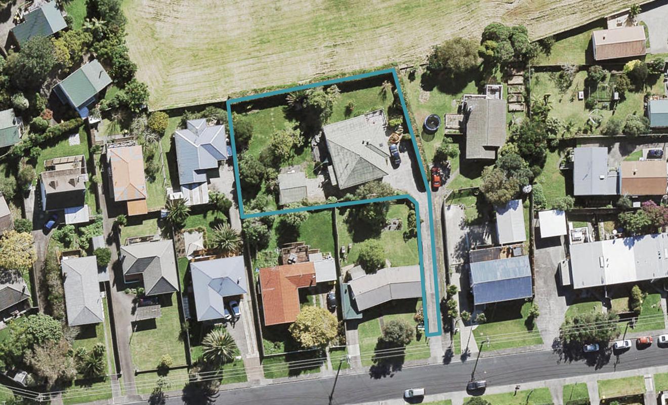 7 Tiri Tiri Road, Birkdale, Auckland - Carousel 1