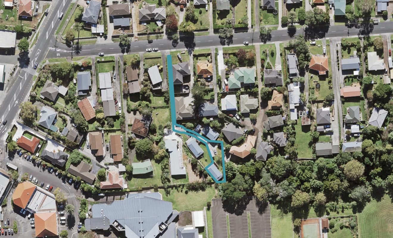 9B Tirimoana Road, Te Atatu South, Auckland - Carousel 1