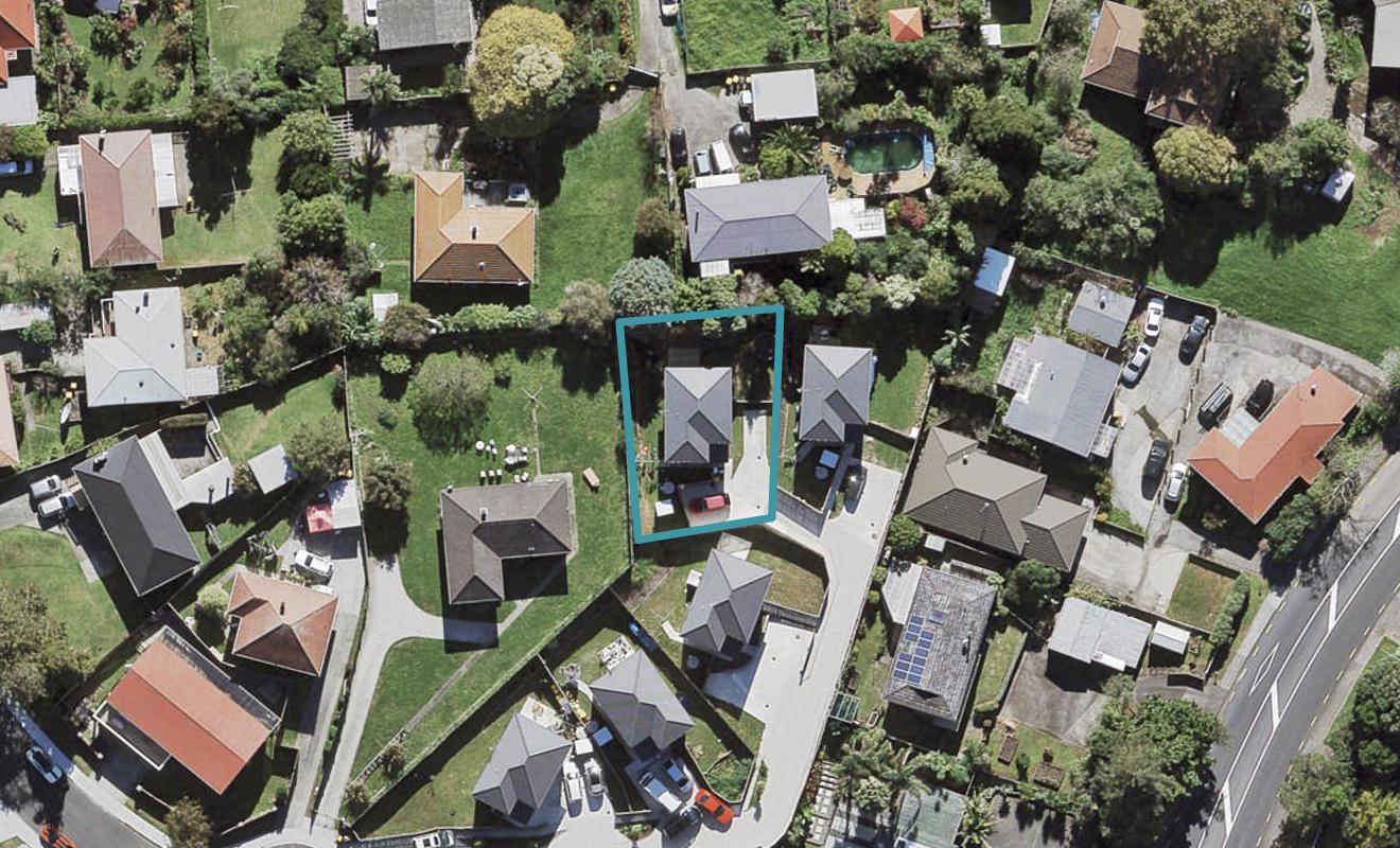 16A Castaing Crescent, Te Atatu South, Auckland - Carousel 1