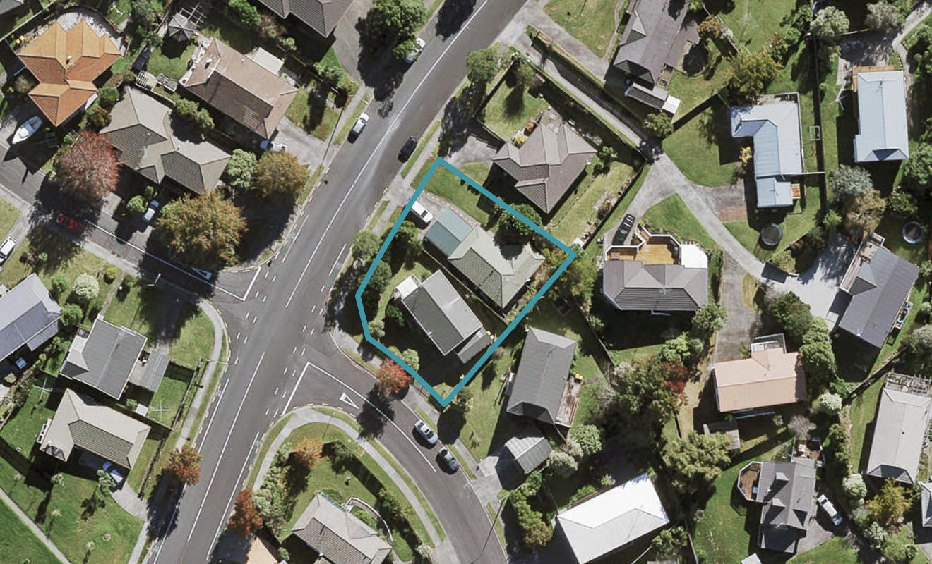 1/2 Mallard Place, Unsworth Heights, Auckland - Carousel 1