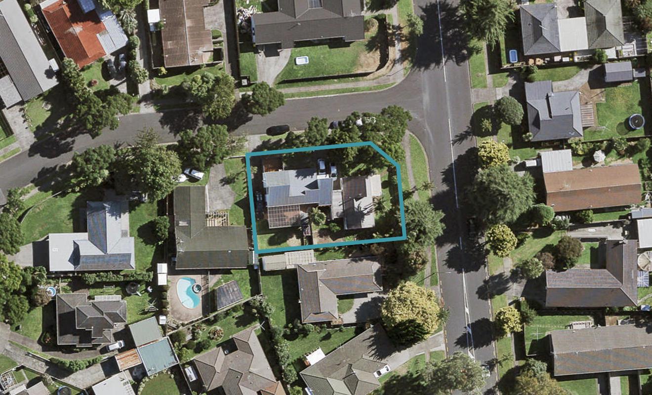 2/2 Corolu Place, Conifer Grove, Takanini - Carousel 1