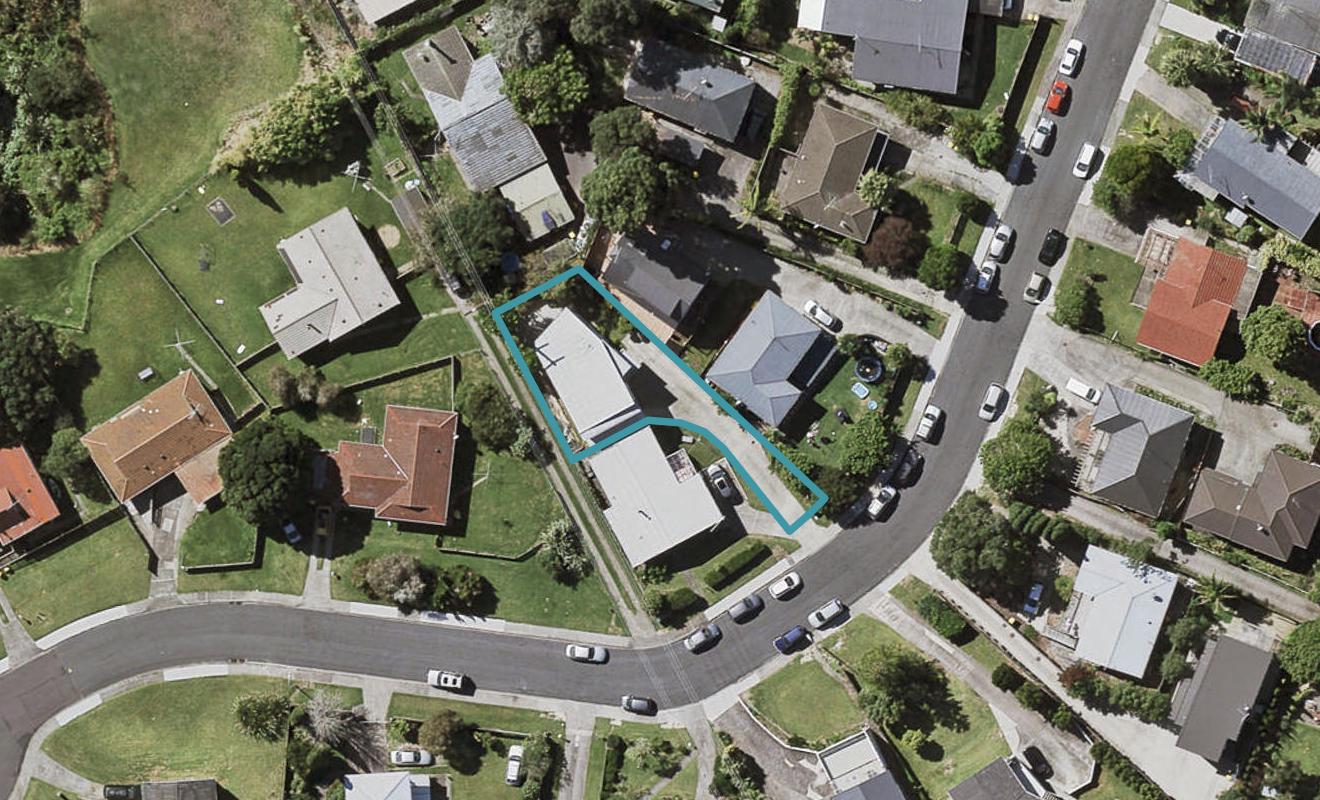 11A Tawavale Crescent, Totara Vale, Auckland - Carousel 1