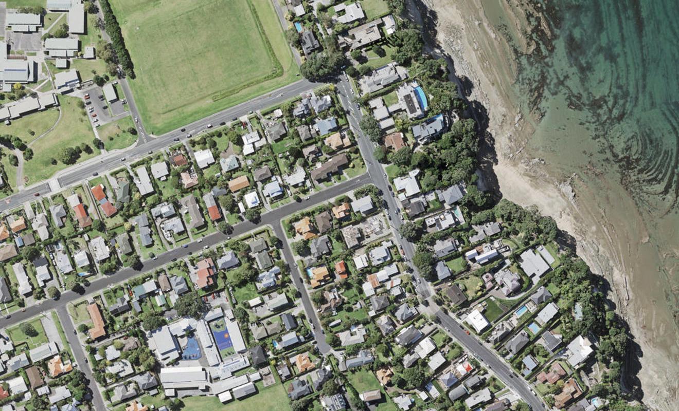 27 Westwell Road, Belmont, Auckland - Carousel 1