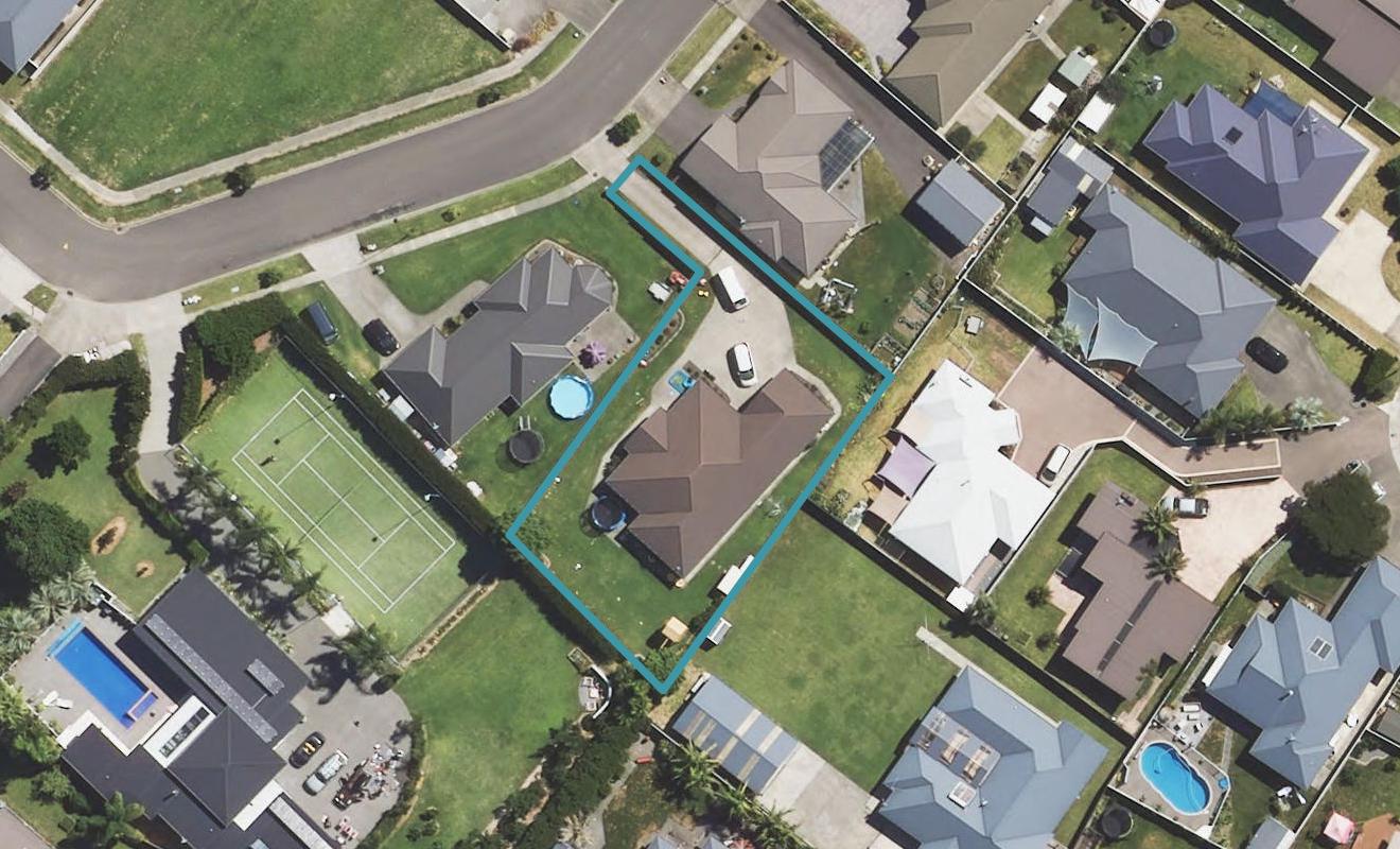12 Sterling Park, Lytton West, Gisborne - Carousel 1