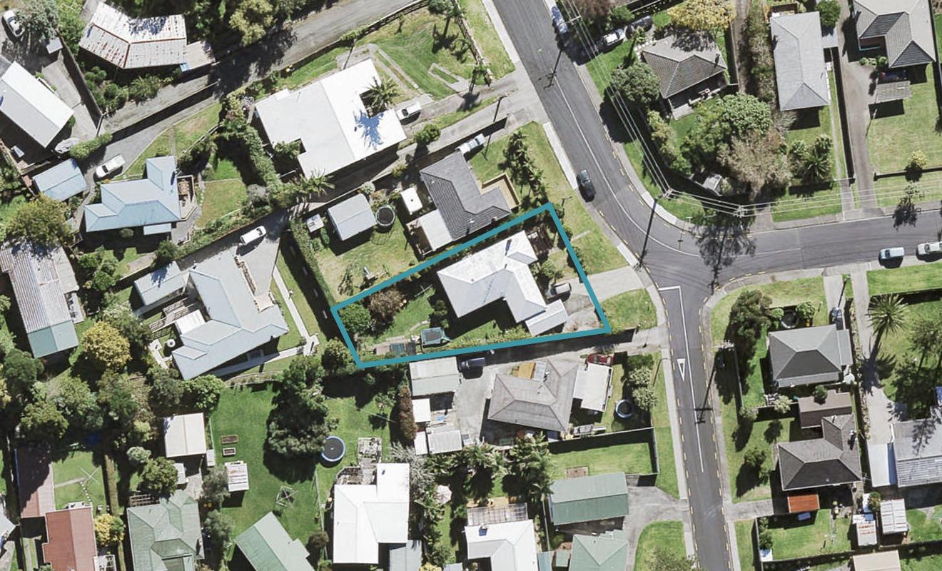 18 Tiri Tiri Road, Birkdale, Auckland - Carousel 1