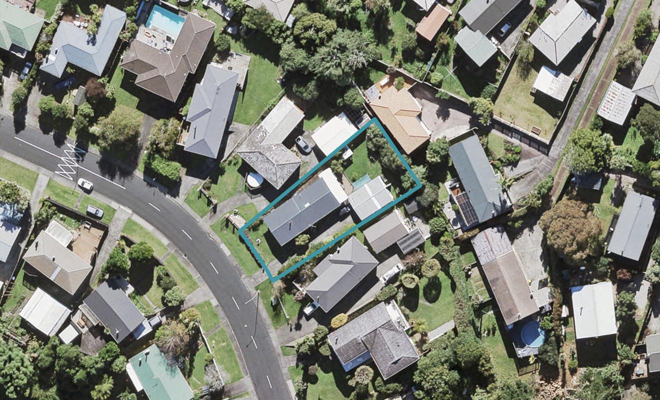46 La Rosa Street, Green Bay, Auckland - Carousel 1
