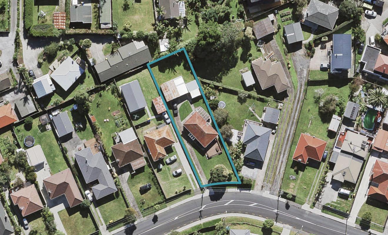 27 Vodanovich Road, Te Atatu South, Auckland - Carousel 1