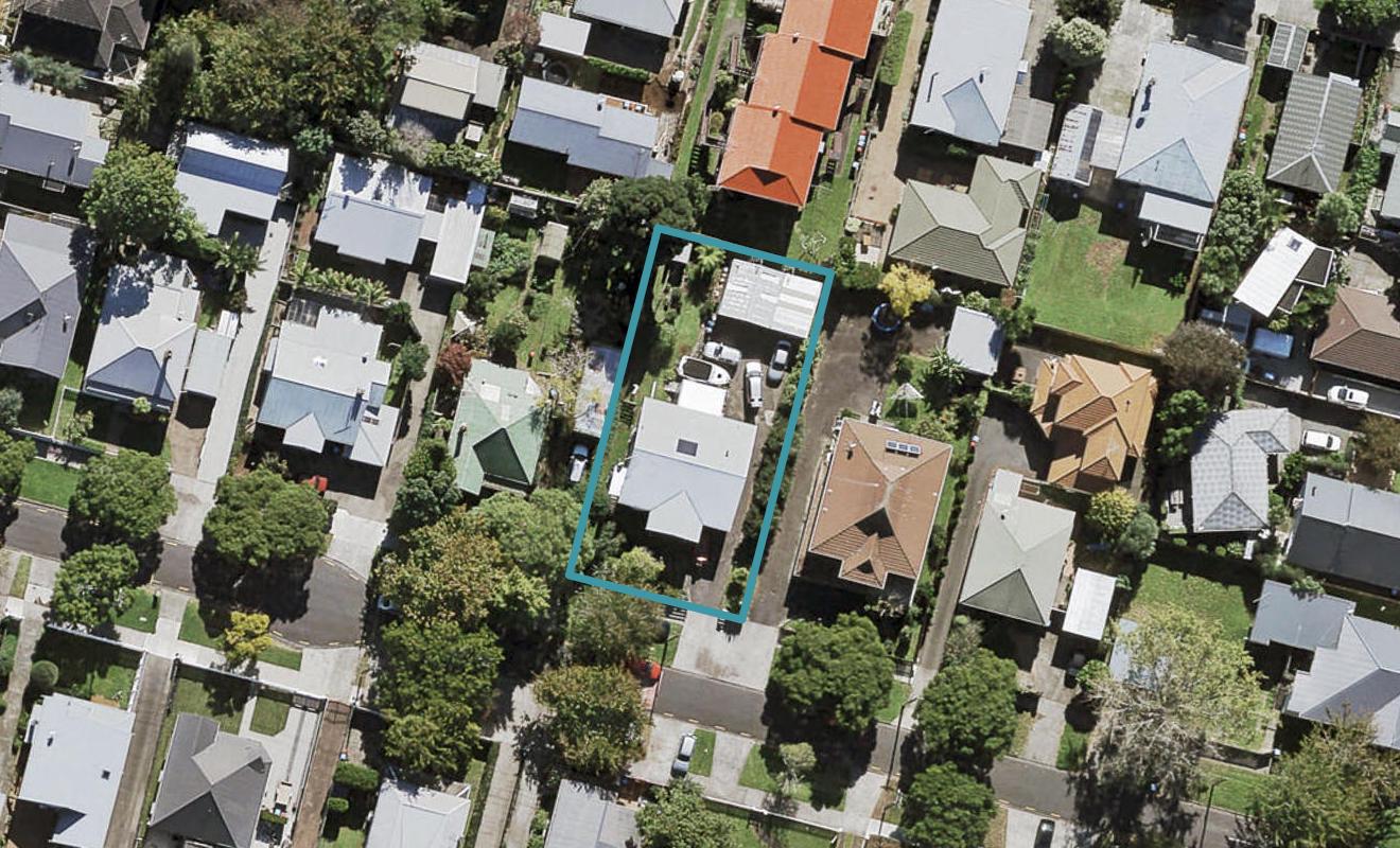 12 Mars Avenue, Sandringham, Auckland - Carousel 1