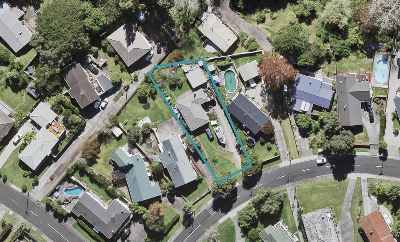 80 Tiroroa Avenue, Te Atatu South, Auckland - Carousel 1