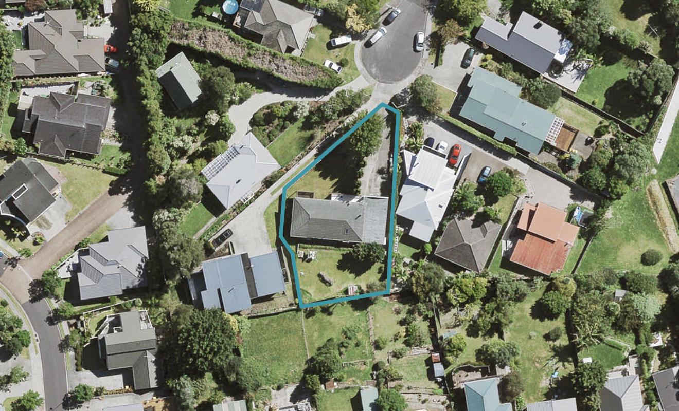 12 Earl Road, Titirangi, Auckland - Carousel 1