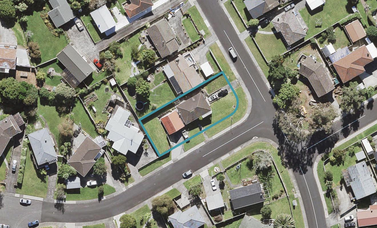 28 Thornlow Street, Glendene, Auckland - Carousel 1